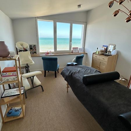 Chambre D'Hotes "Lumiere Du Cap" Vue Mer บาร์เนอวีย์-แกร์เตอเร ภายนอก รูปภาพ